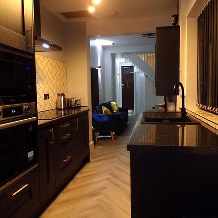 Hazelhurst House - 4 Bedrooms 2 Bathrooms Stoke-on-Trent Екстер'єр фото