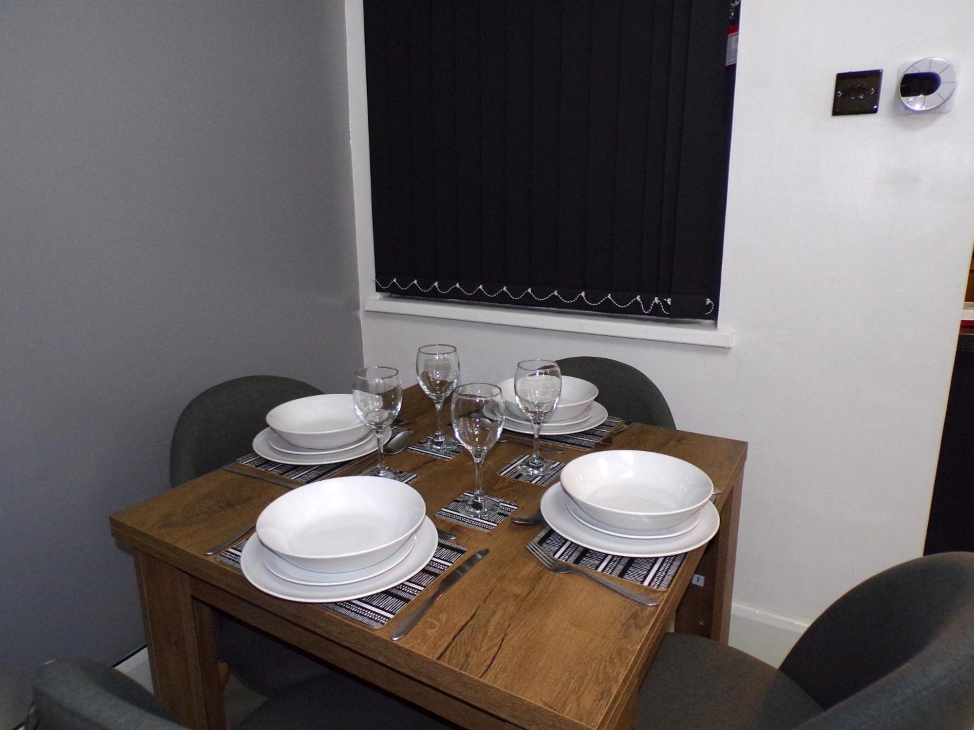 Hazelhurst House - 4 Bedrooms 2 Bathrooms Stoke-on-Trent Екстер'єр фото