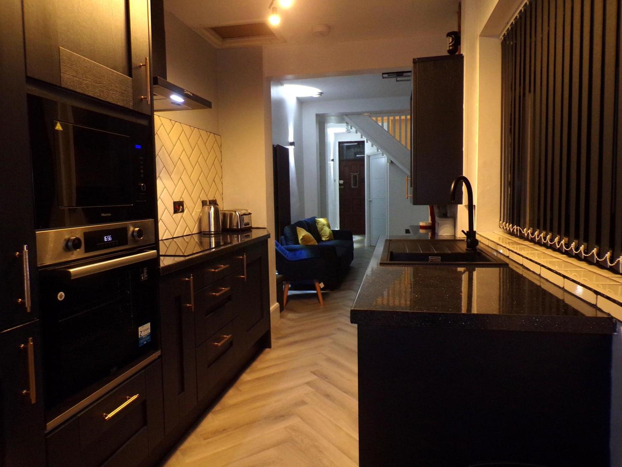 Hazelhurst House - 4 Bedrooms 2 Bathrooms Stoke-on-Trent Екстер'єр фото