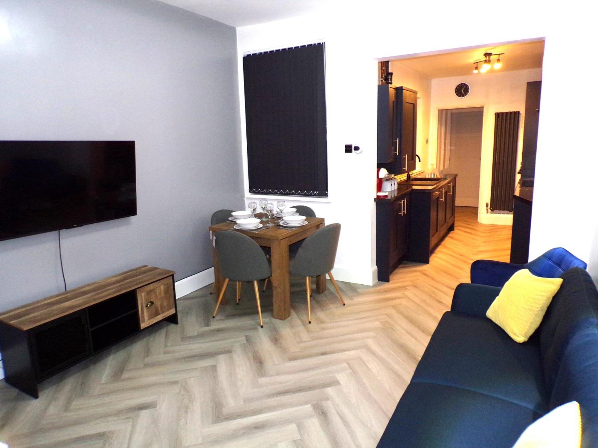 Hazelhurst House - 4 Bedrooms 2 Bathrooms Stoke-on-Trent Екстер'єр фото